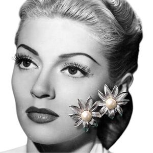 VINTAGE 50s Flower and Faux Pearl Clip Earrings by Judy Lee  Private Collection